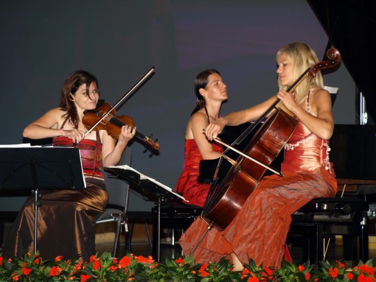 JUBI_TRIO